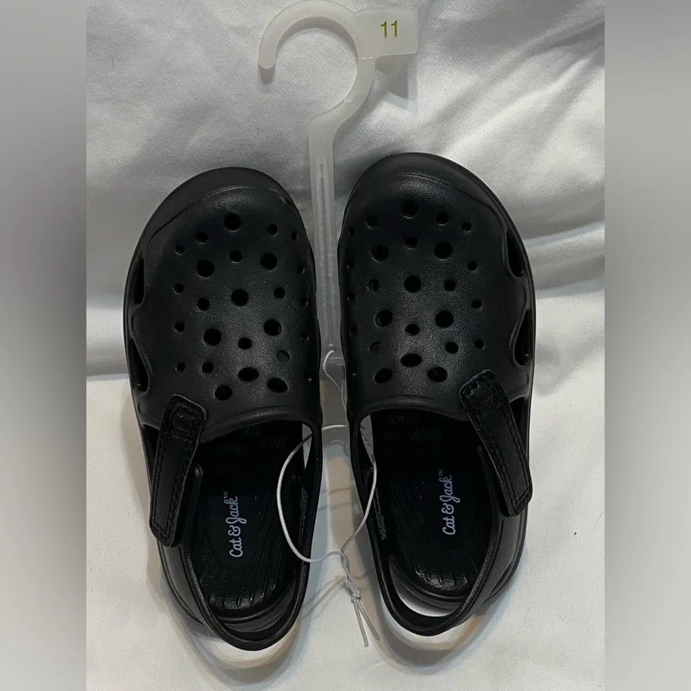 Target Black Kids Water Shoes size 11